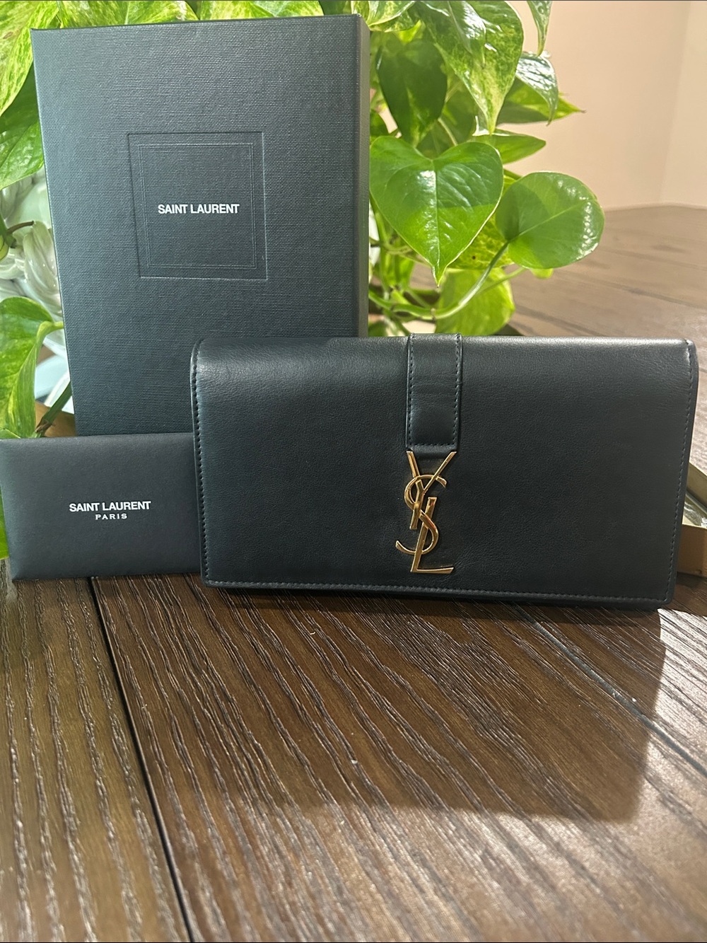 Saint Laurent Cassandra Large Flap Wallet - Picture 2 of 9